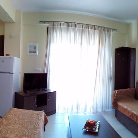 Ianthi Maisonettes Nea Roda Exterior photo