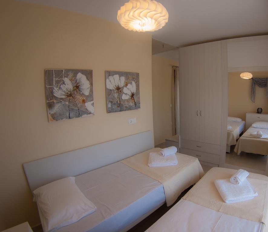 Ianthi Maisonettes Nea Roda Exterior photo
