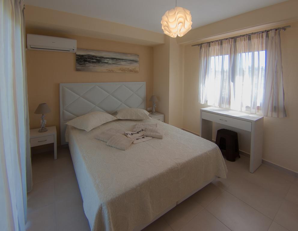 Ianthi Maisonettes Nea Roda Exterior photo