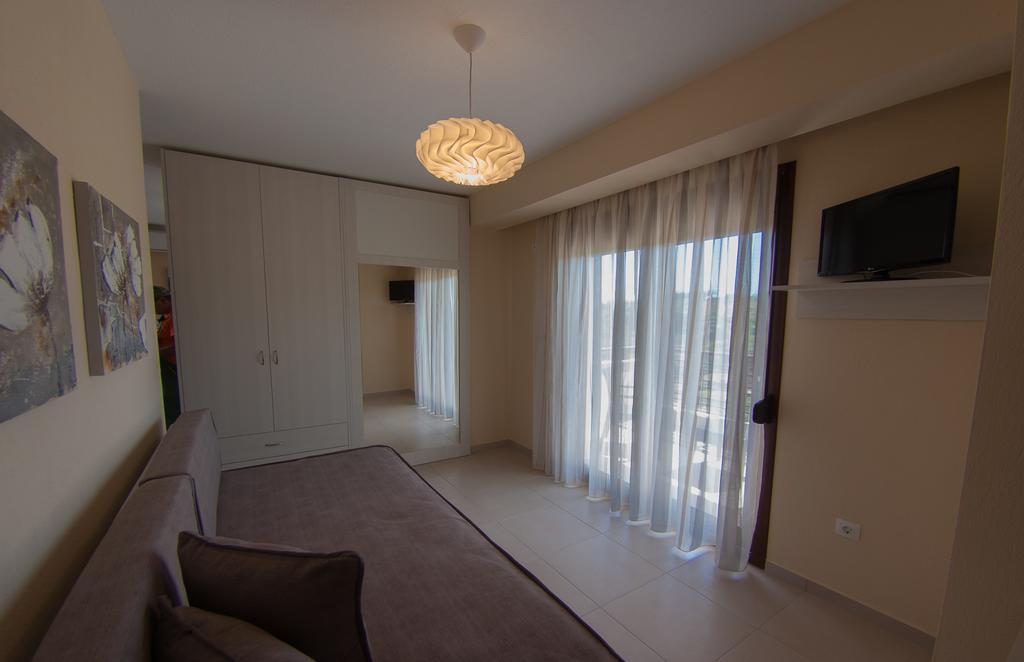 Ianthi Maisonettes Nea Roda Exterior photo
