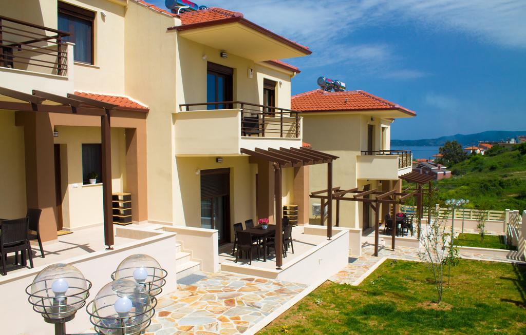 Ianthi Maisonettes Nea Roda Exterior photo
