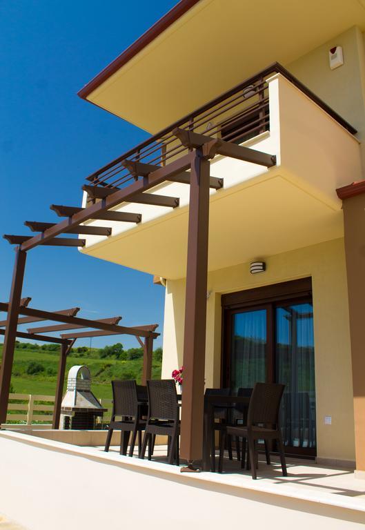 Ianthi Maisonettes Nea Roda Exterior photo