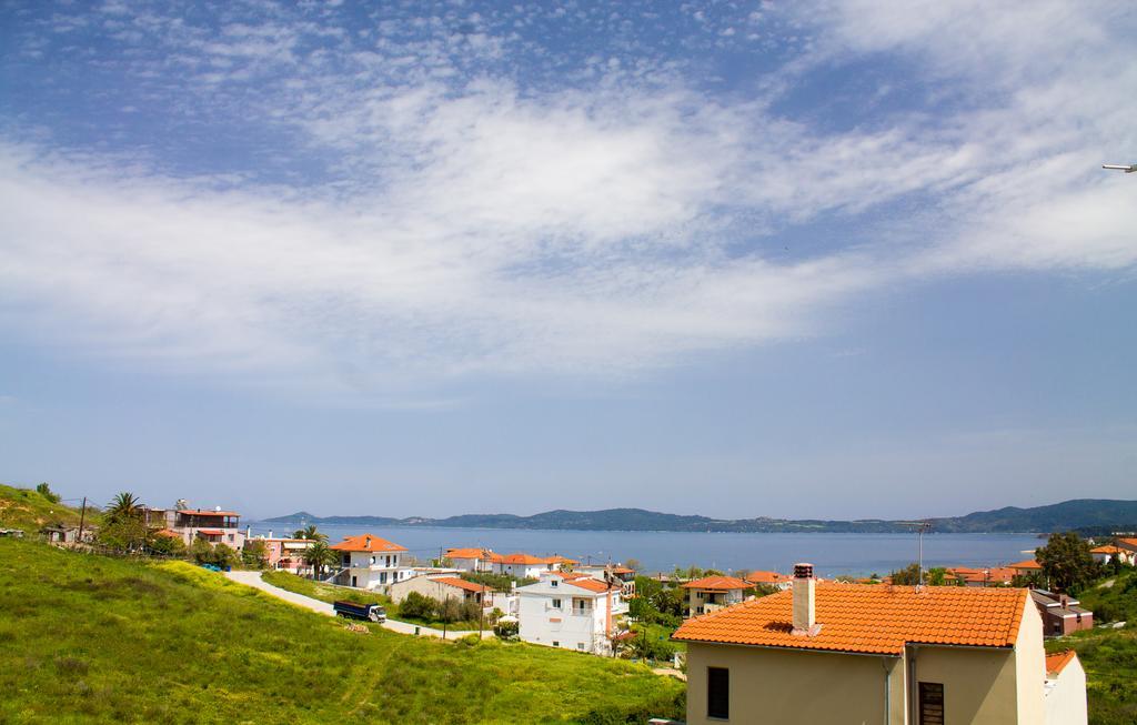 Ianthi Maisonettes Nea Roda Exterior photo